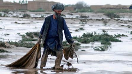 دکتر همتی خبر داد: آمادگی هلال‌احمر ایران برای کمک به سیل‌زدگان در افغانستان